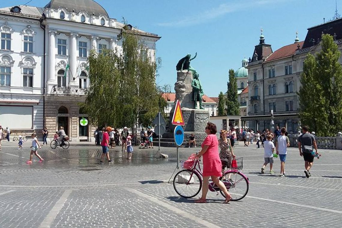 Od danes prepoved motornih vozil v ljubljanski peš coni
