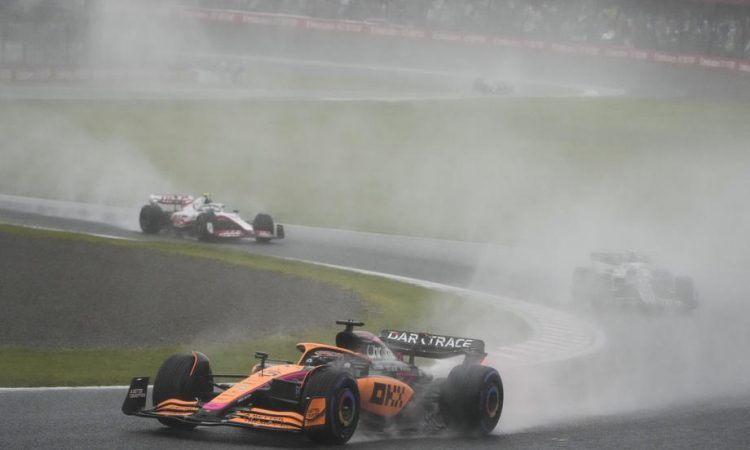 Dirkači F1 ogorčeni zaradi žerjava na stezi v Suzuki