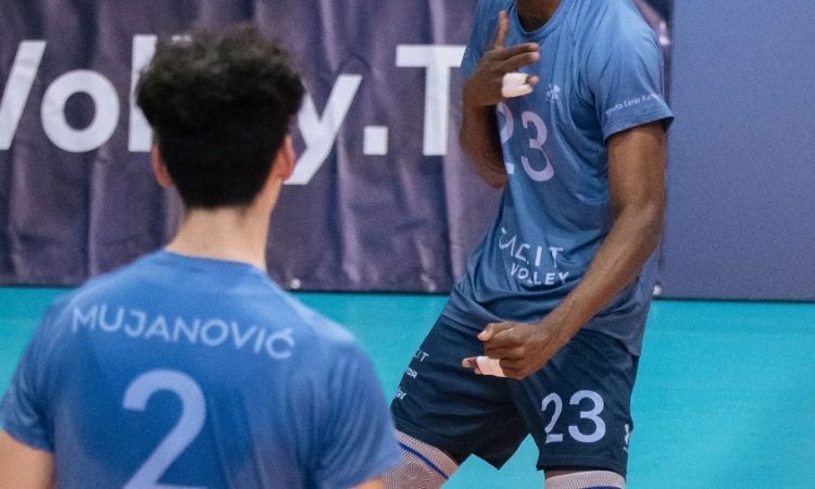 Odbojkarji Calcita uspešno začeli srednjeevropsko ligo