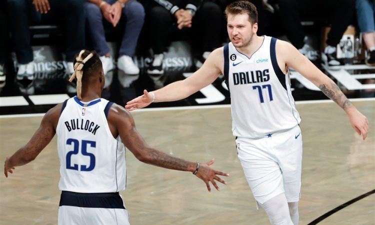 Dončić ob novi zmagi Dallasa spet z več kot 30 točkami