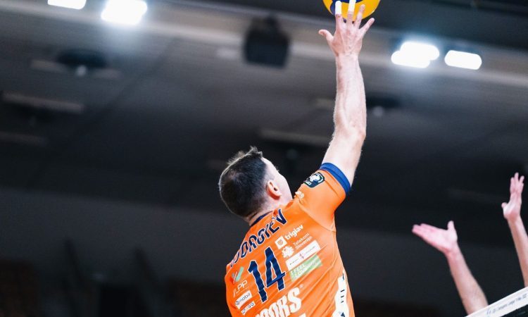 ACH brez večjih težav do zmage proti Merkur Mariboru, Salonit v krizi