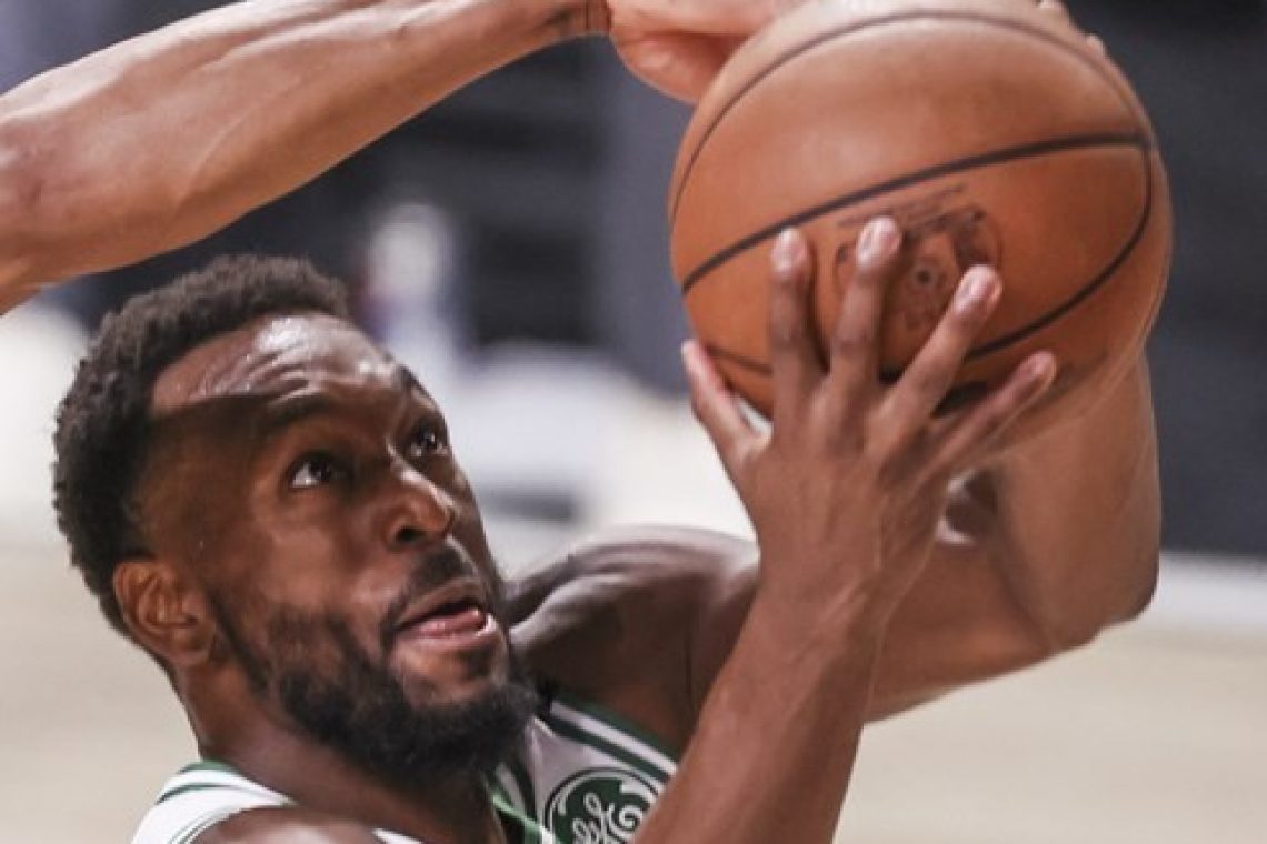 ESPN: Mavericks nameravajo pripeljati Kembo Walkerja