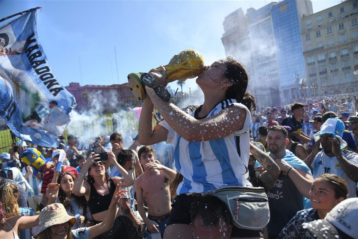 Argentinci zbirajo podpise, da Francija neha jokati