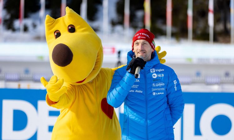 Na zasledovalni tekmi prvi Johannes Thingnes Boe, Jakov Fak 17.