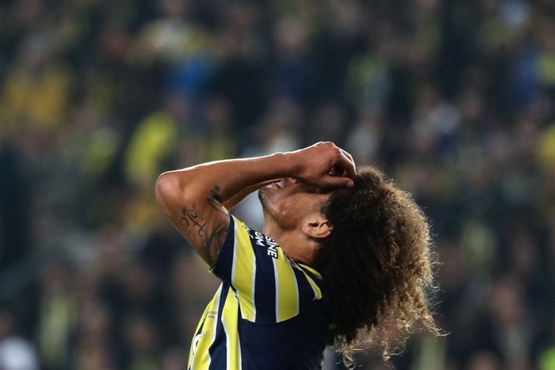 Zaradi kritik proti vladi Fenerbahče brez navijačev 
