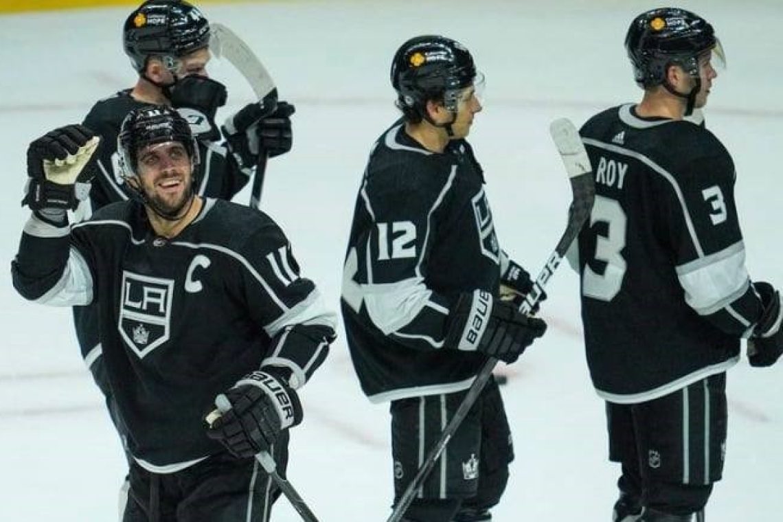Kopitar s štirimi goli junak tekme v Winnipegu