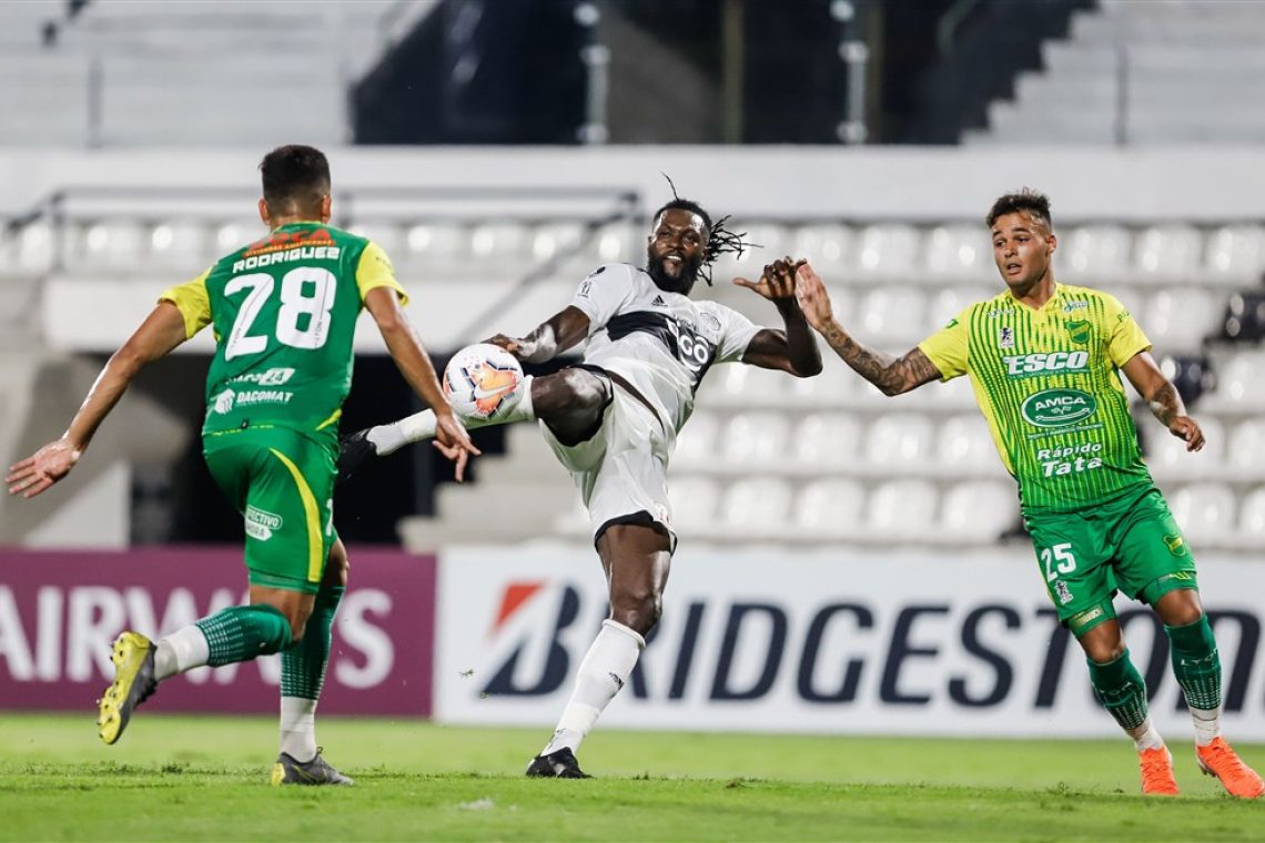 Adebayor končuje športno pot