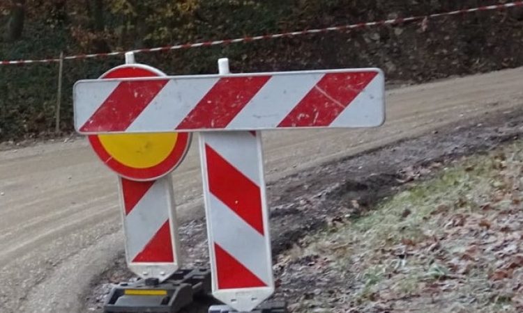 Cesta Spodnja Idrija-Godovič zaradi del naslednji dve nedelji zaprta
