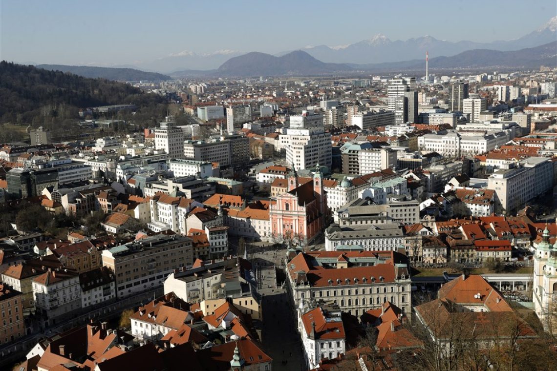 Ljubljanski mestni svetniki o občinskih priznanjih, financah in turizmu