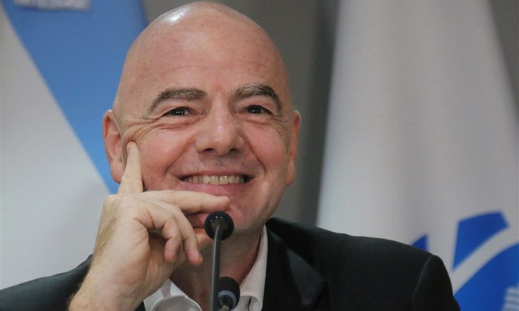 Fifa grozi z blokado prenosov s SP za velik del Evrope 