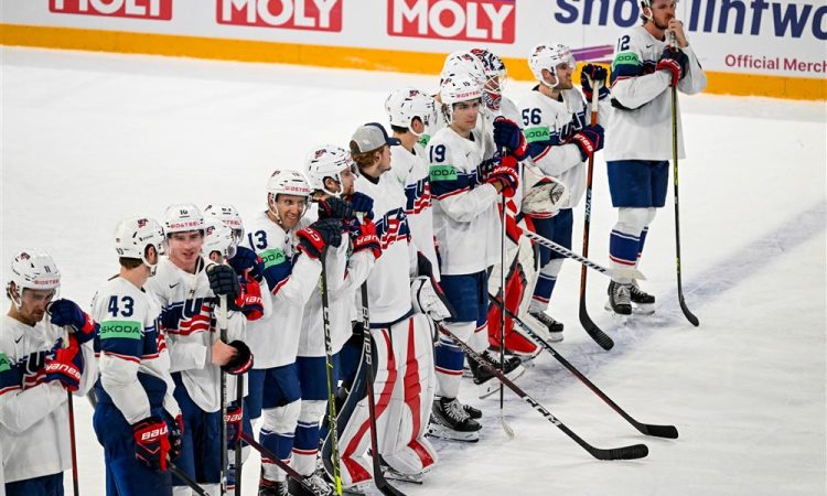 Američani prvi polfinalisti na SP v hokeju 