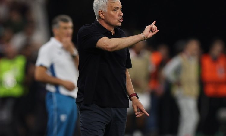 Mourinhove pripombe na sojenja Taylorja 