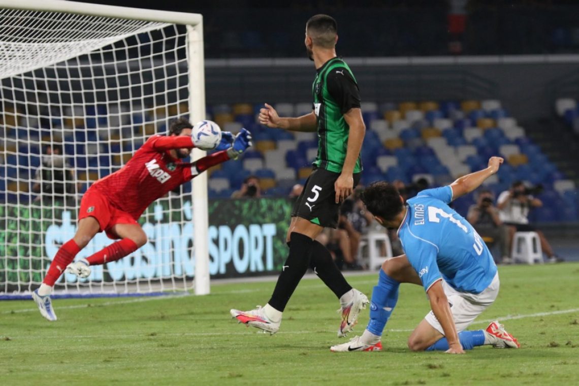 Napoli zanesljiv, Genoa presenetila Lazio