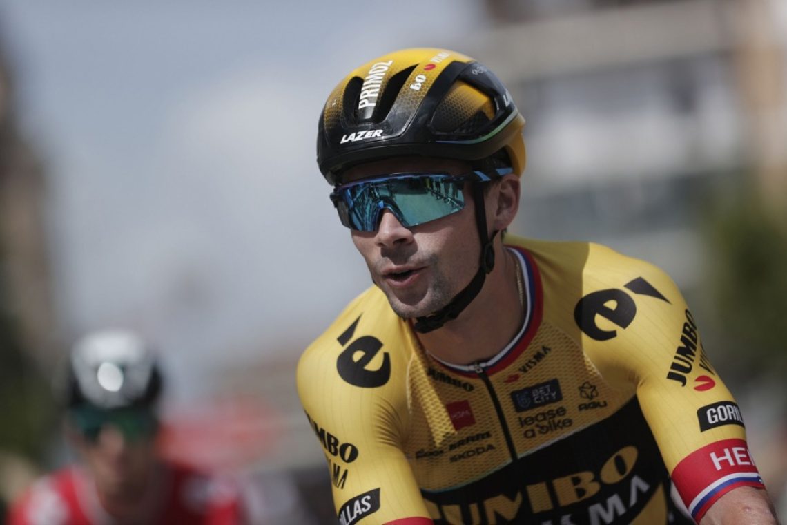 Trojna zmaga Jumbo-Visme, etapa Vingegaardu, Roglič tretji, Evenepoel omagal