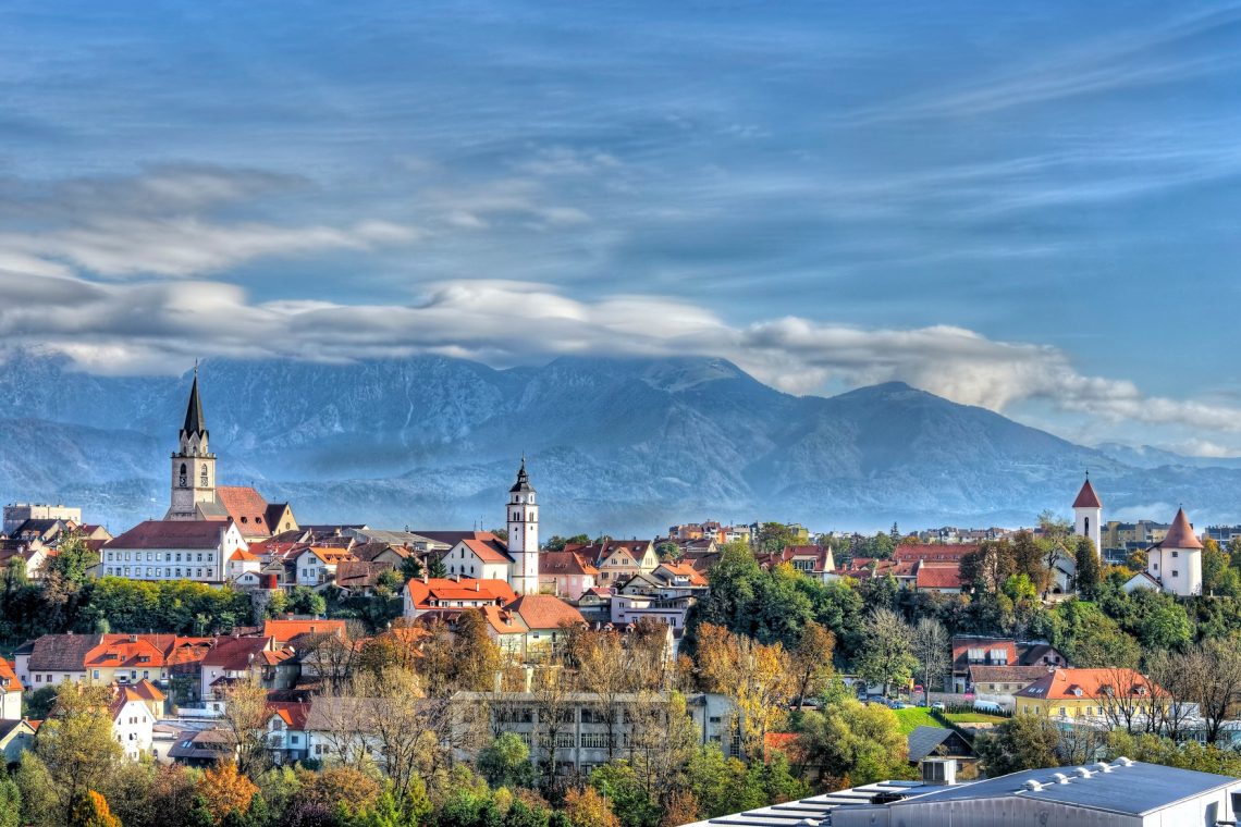 Kranjska mestna občina bo odkupila ledno dvorano in refinancirala kredite 