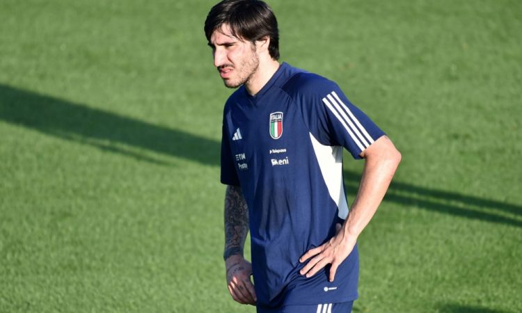 Italijani zaradi preiskave o športnih stavah domov poslali Tonalija in Zaniola 