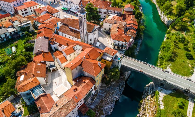 Imamo v Sloveniji res preveč občin?