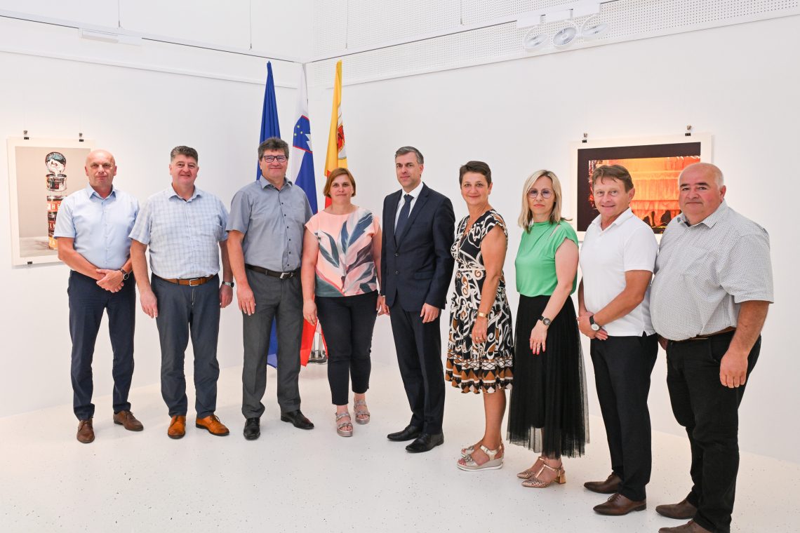 Župani jugovzhodne Slovenije in Posavja nezadovoljni s sistemskim reševanjem romskih vprašanj