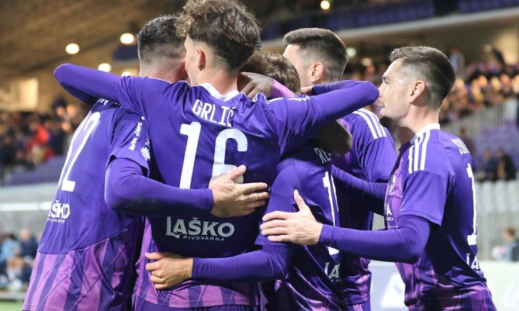 Nogometaši Maribora so premagali Koper z 2:0