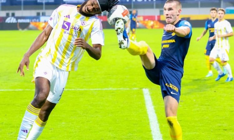 Na zaostali tekmi so nogometaši Celja v štajerskem derbiju premagali Maribor z 2:1