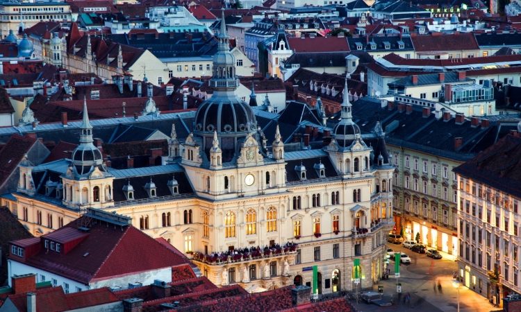 V Avstriji zaradi groženj z bombami zaprli več železniških postaj