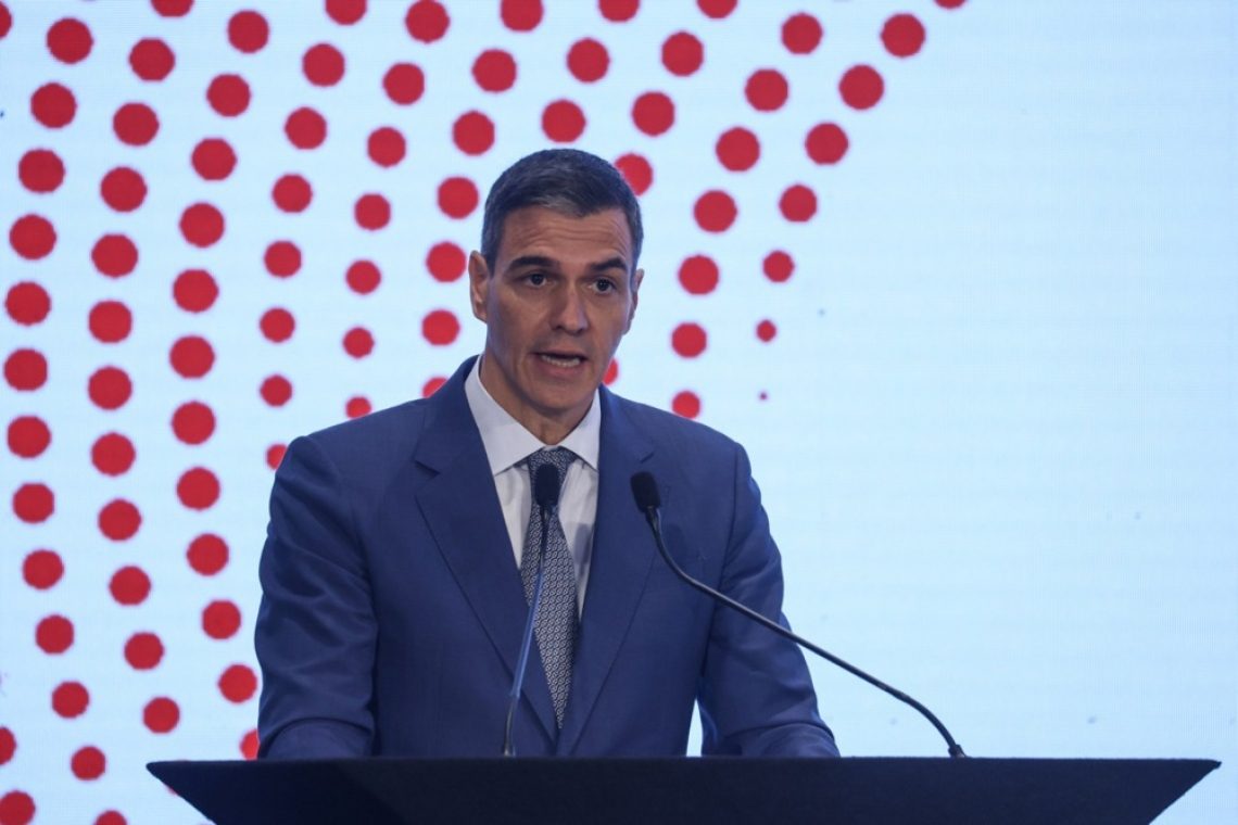 Sánchez izraža solidarnost po uničujočem neurju v Valenciji