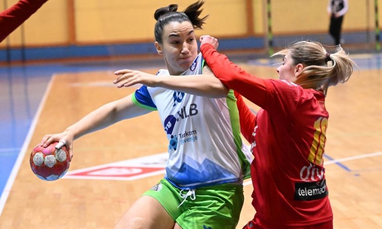 Slovenske rokometašice v Ajdovščini izgubile proti Črnogorkam