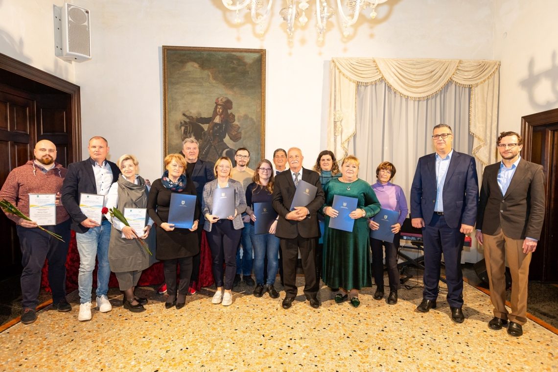 V Kopru podelili priznanja naj prostovoljcem za leto 2024
