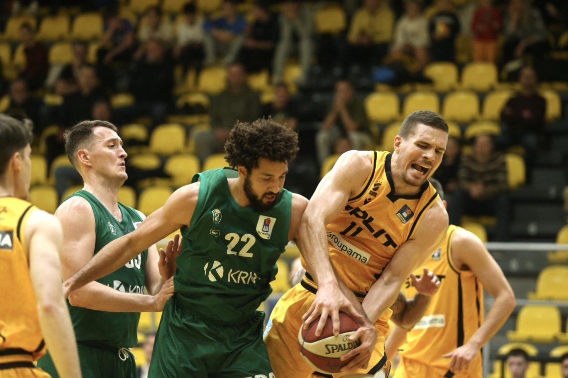 Košarkarji Krke so v gosteh izgubili proti Splitu z 78:83