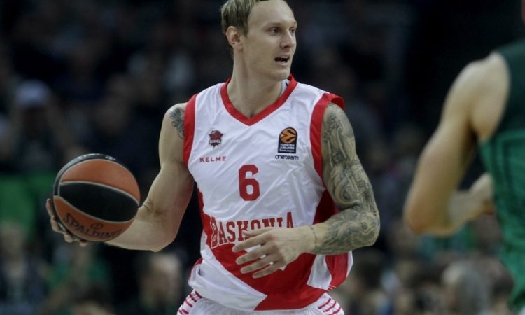 V 33. letu starosti umrl latvijski košarkar Janis Timma