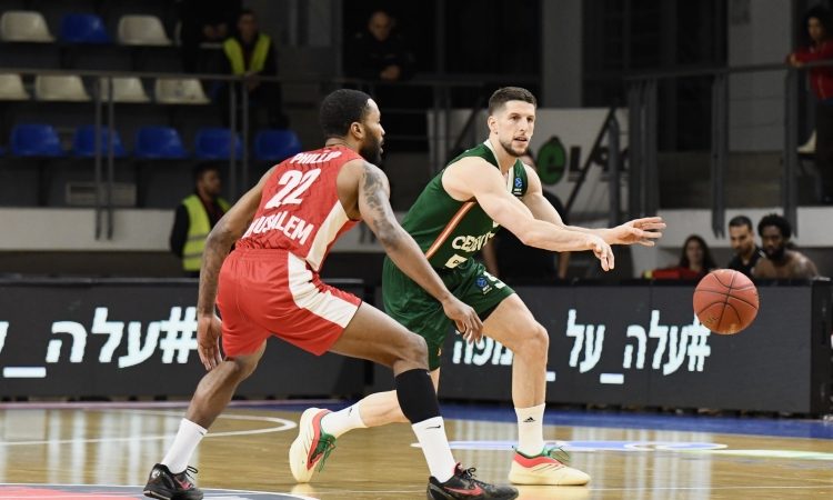 Cedevita Olimpija v Bolgariji premagala Hapoel iz Jeruzalema