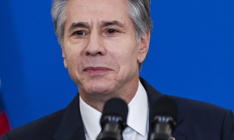 Blinken leta 2022 prepričal Ukrajino v nadaljevanje vojne kljub možnosti miru