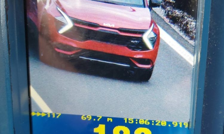 Voznik na avtocesti pri Celju vozil 183 km/h