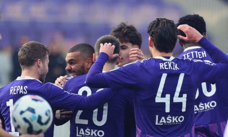 Nogometaši Maribora so premagali Muro z 2:0 