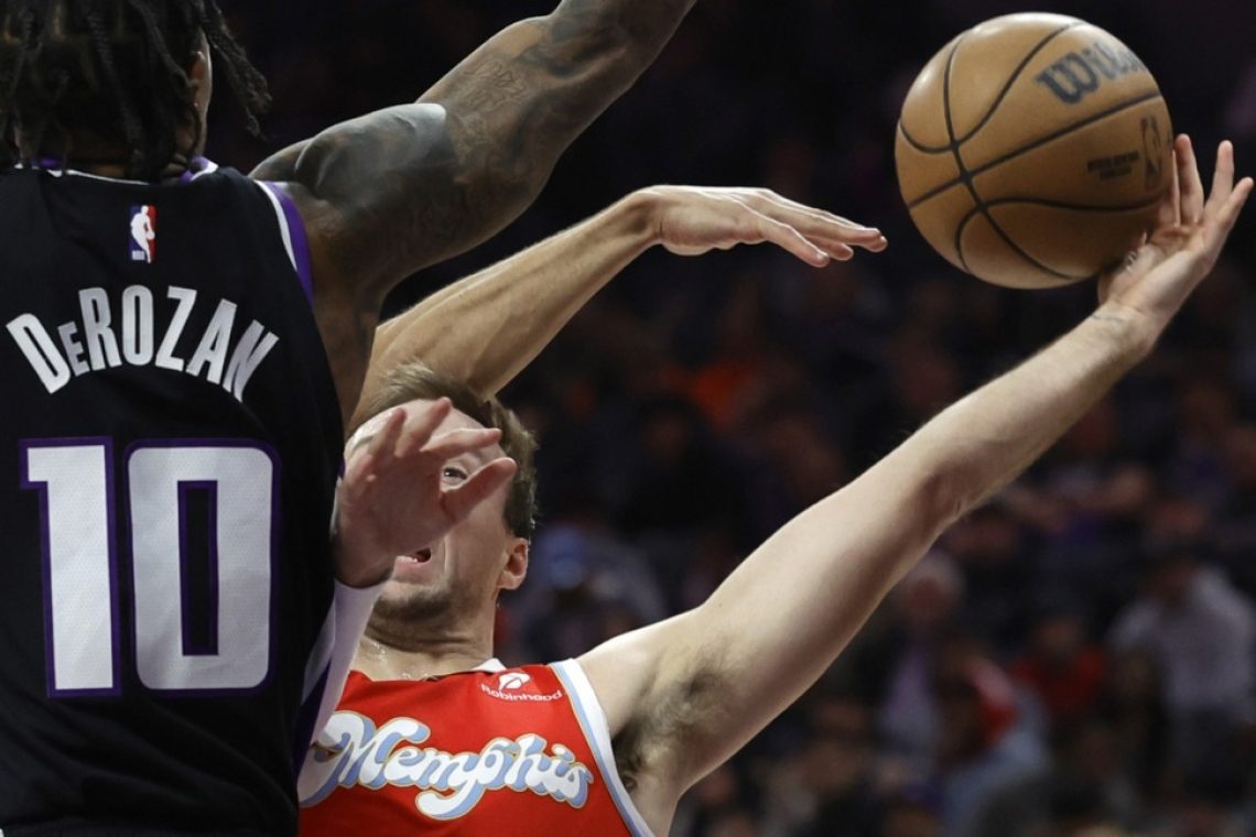 Pestro noč v NBA zaznamovale zmage najboljših ekip
