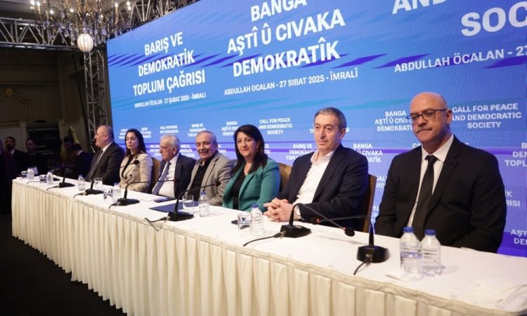 PKK razglaša razpustitev, Öcalan poziva k odložitvi orožja