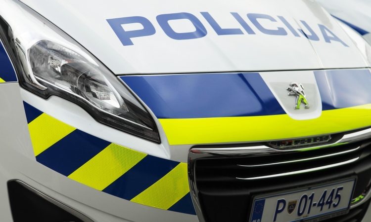 Policija preiskuje primer izsiljevanja mladoletnikov v Mariboru
