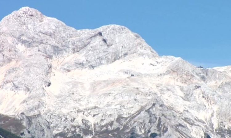 Na Tominškovi poti pod Triglavom umrl hrvaški pohodnik