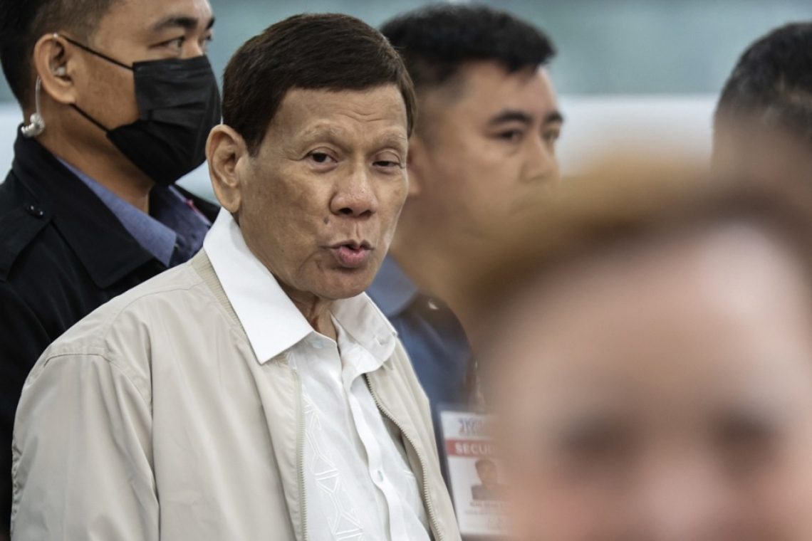 V Manili pridržali nekdanjega filipinskega predsednika Duterteja