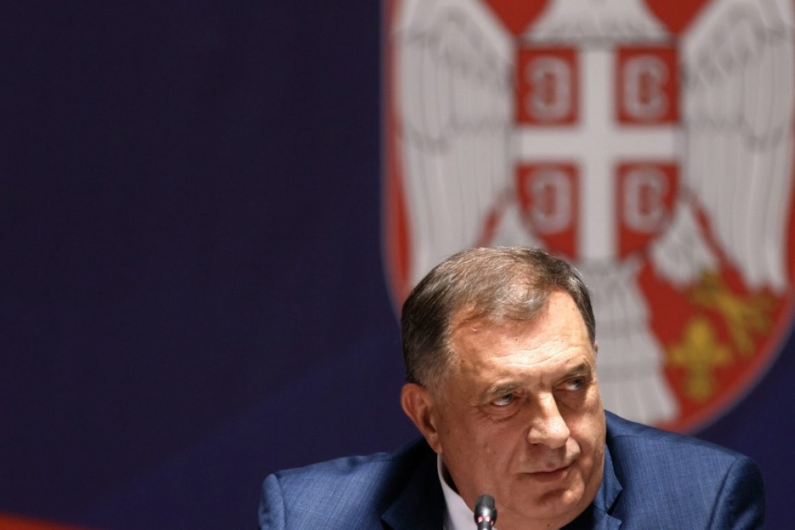 Dodik kljub nalogu za privedbo iz BiH odpotoval v Izrael
