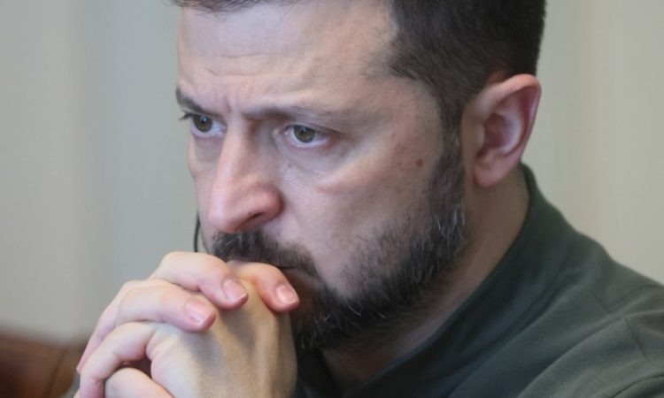 Zelenski se je pripravljen srečati zgolj s Putinom