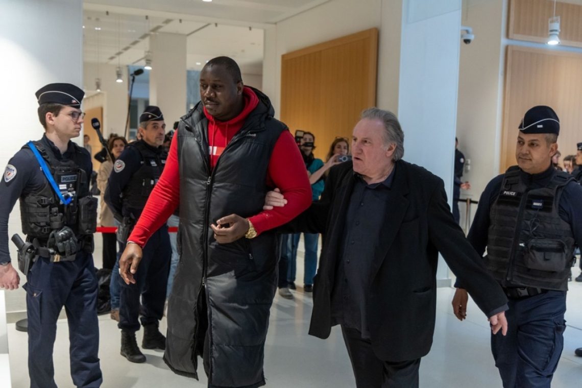 Depardieu zaradi spolnega napada obsojen na pogojno kazen