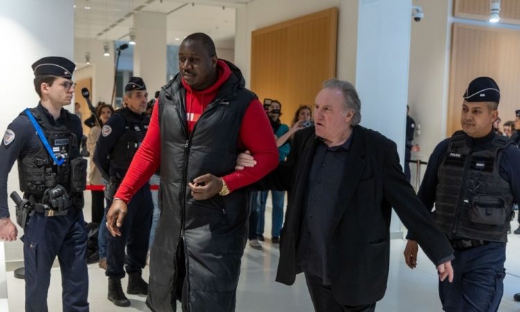 Depardieu zaradi spolnega napada obsojen na pogojno kazen