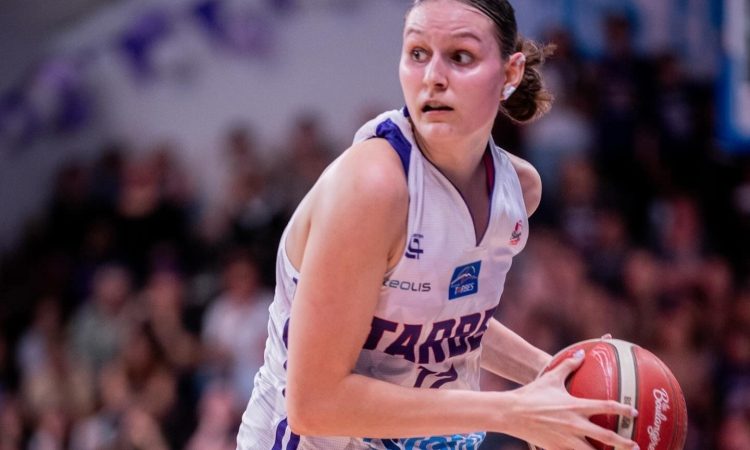 Ajša Sivka blesti v francoskem finalu, Vujačić in Jelenc v španskem boju za prvo ligo