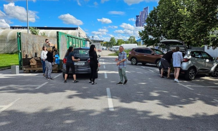 V Centru Vič znova zbirajo star papir in pomoč za zapuščene živali