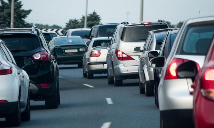 Zaradi del na Celovški cesti je pot iz Medvod v Ljubljano daljša za 45 minut