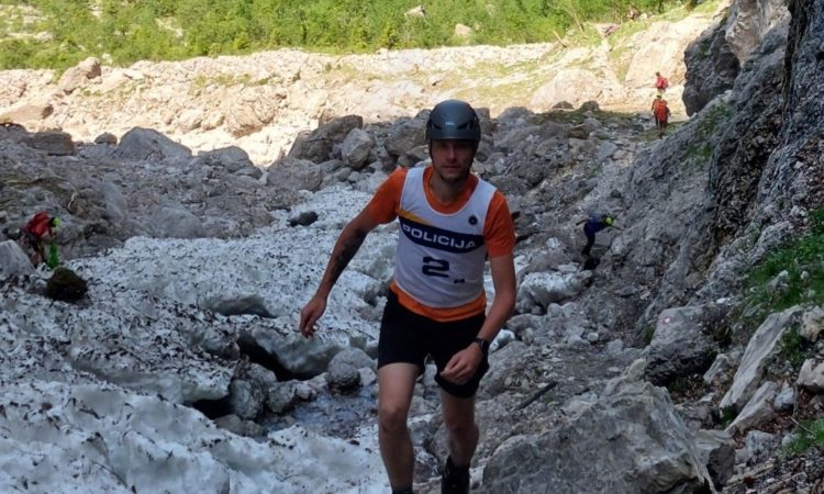 Pomoč poškodovani pohodnici med memorialom prekinila tekmovanje