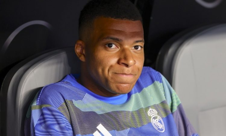 Mbappe umaknil prijavo zoper PSG zaradi mobinga