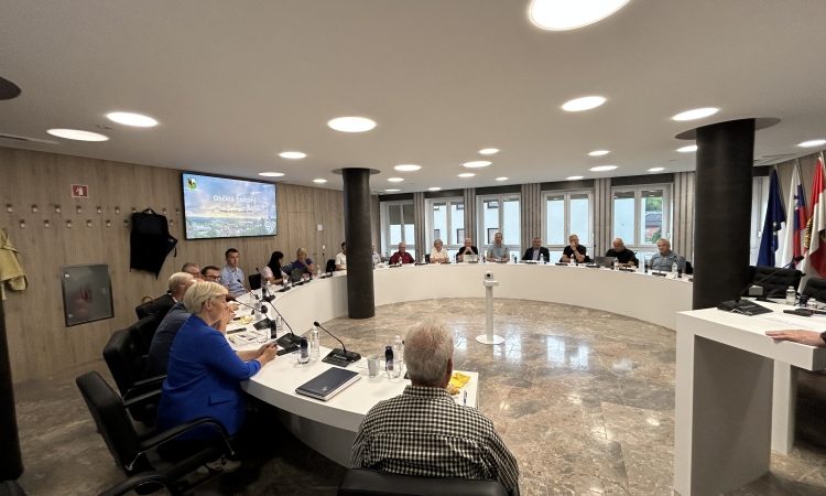 Minister Novak v Šoštanju o sanaciji vodovoda Ljubija in popoplavni obnovi