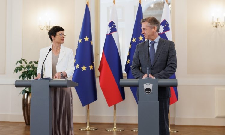 Ob gasilskem domu v Ajdovščini našli mrtvega moškega